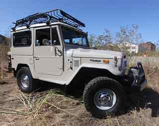 1973 Sand Toyota Land Cruiser SUV