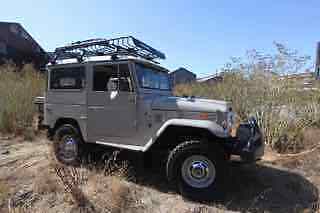 1973 Sand Toyota Land Cruiser SUV