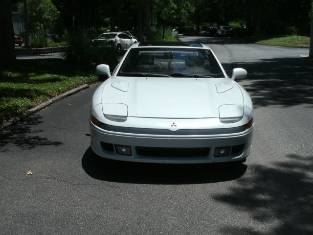 1993 White Mitsubishi 3000GT Coupe