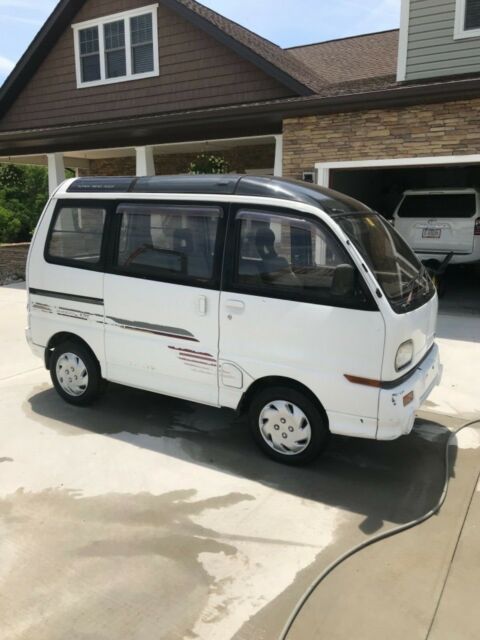 1994 White Mitsubishi Other Micro van