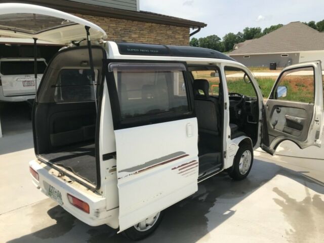 1994 White Mitsubishi Other Micro van