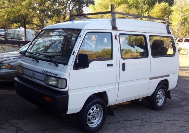 1980 White Mitsubishi Van Minivan
