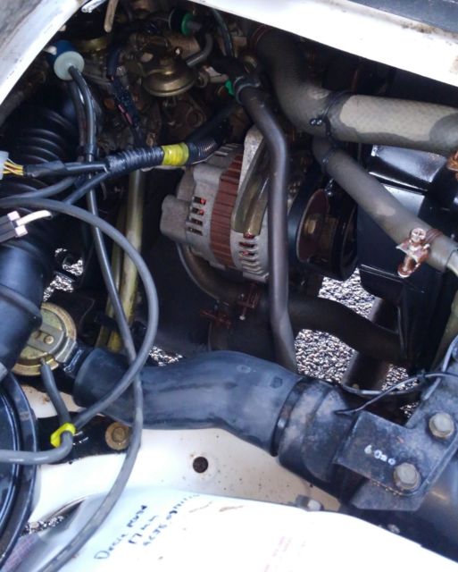 1980 White Mitsubishi Van Minivan