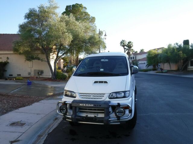 1980 White Mitsubishi Other Van Camper