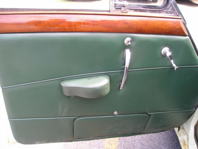 1951 Green Jaguar Mark VII Sedan