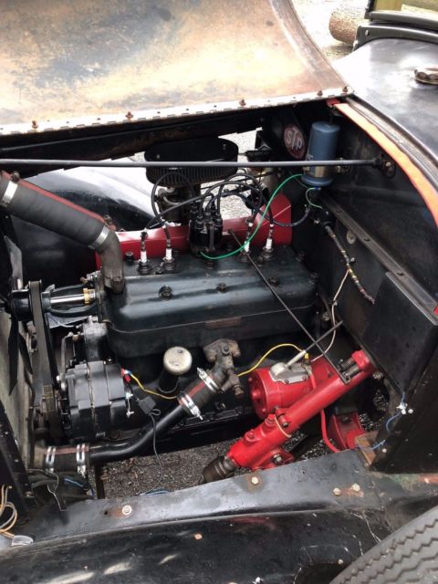 1928 Red/Black Ford Model A SUV