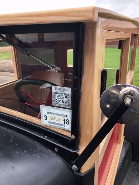 1928 Red/Black Ford Model A SUV