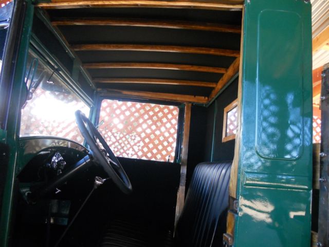 1930 green  black Ford Model A 2 dr