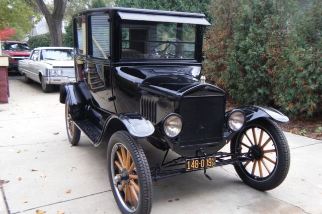 1924 Black Ford Model T Sedan