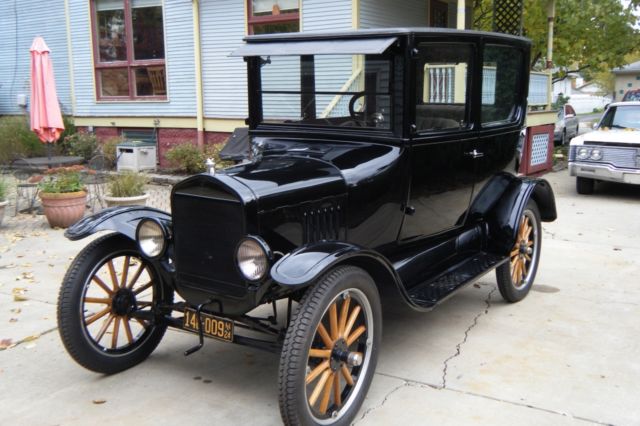 1924 Black Ford Model T Sedan