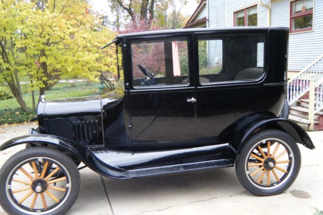 1924 Black Ford Model T Sedan