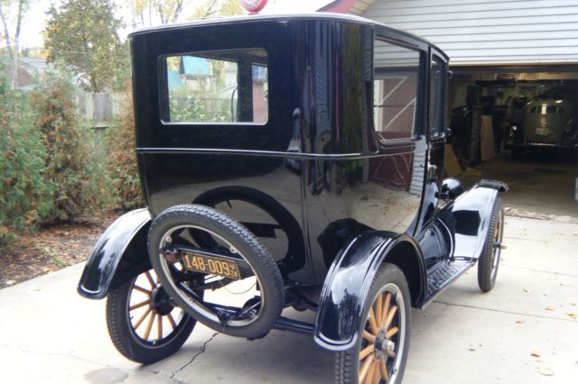 1924 Black Ford Model T Sedan