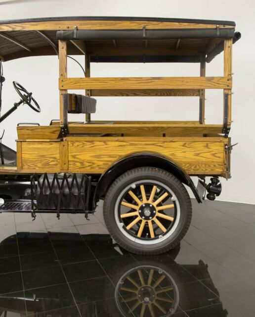 1926 Black Ford Model T Truck