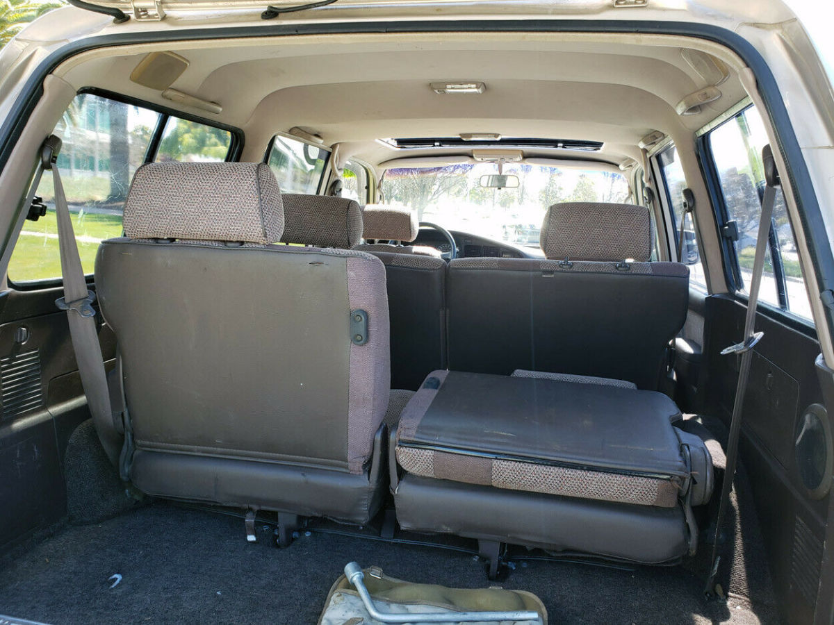 1992 CHAMPAGNE Toyota Land Cruiser SUV