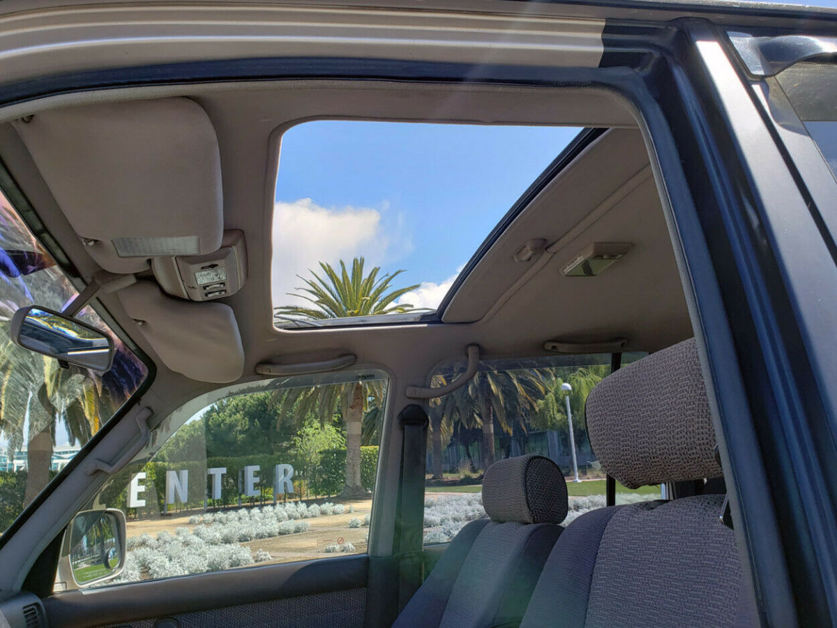 1992 CHAMPAGNE Toyota Land Cruiser SUV