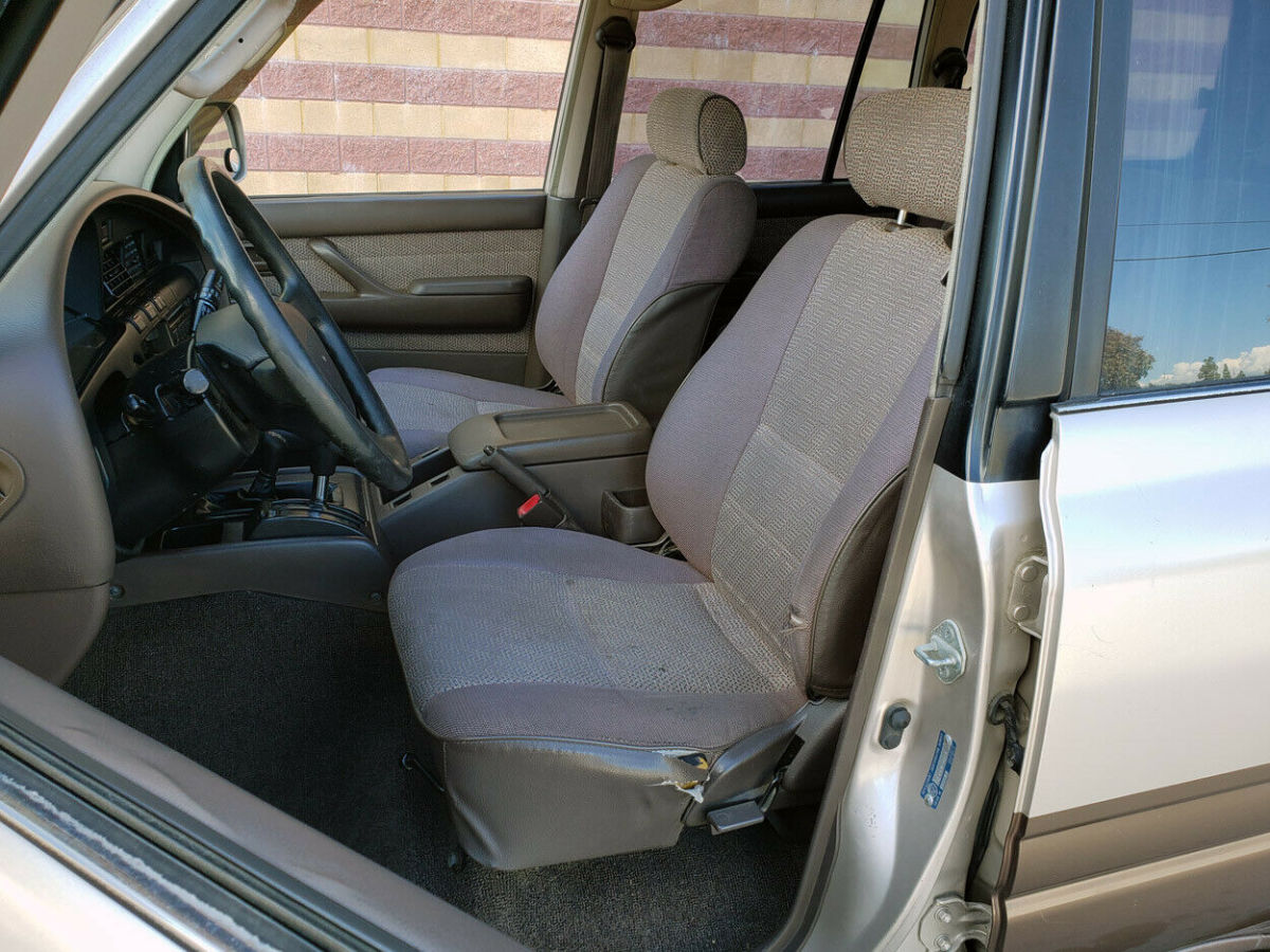 1992 CHAMPAGNE Toyota Land Cruiser SUV