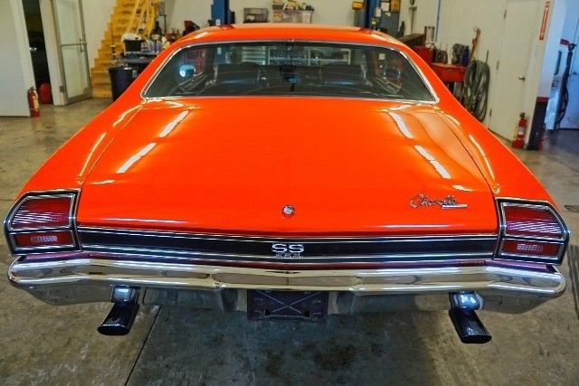 1969 Orange Chevrolet Chevelle --
