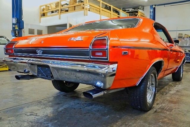 1969 Orange Chevrolet Chevelle --