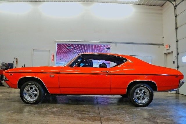1969 Orange Chevrolet Chevelle --