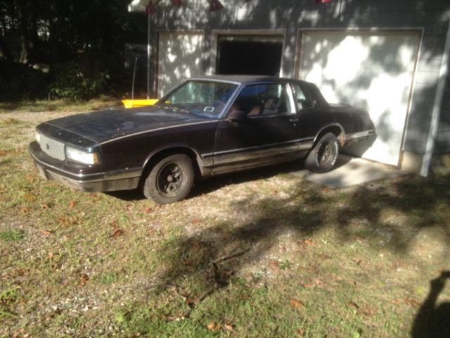 1986 Burgundy Chevrolet Monte Carlo Coupe