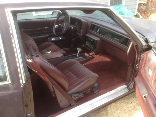 1986 Burgundy Chevrolet Monte Carlo Coupe