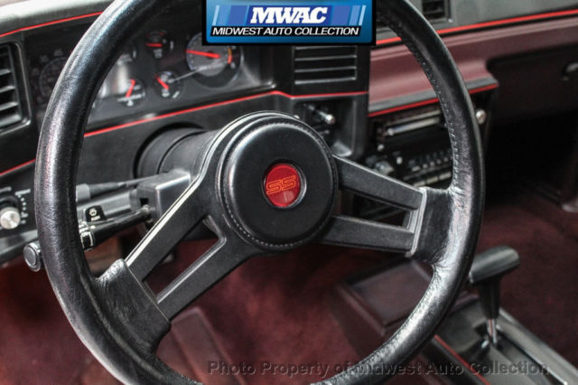 1986 White Chevrolet Monte Carlo Coupe