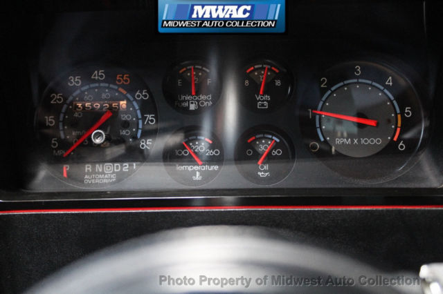 1986 White Chevrolet Monte Carlo Coupe