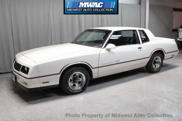 1986 White Chevrolet Monte Carlo Coupe