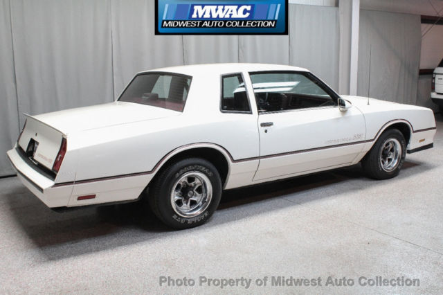 1986 White Chevrolet Monte Carlo Coupe