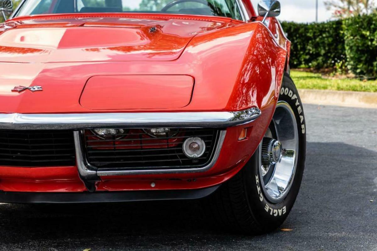 1969 Red Chevrolet Corvette CP : Coupe