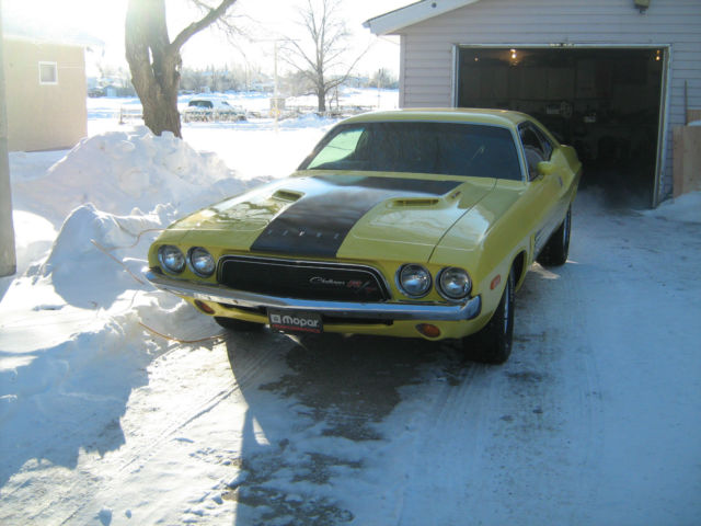 1974 YELLOW Dodge Challenger Coupe