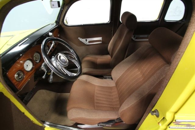 1935 Yellow Chrysler Airstream