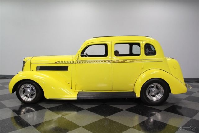 1935 Yellow Chrysler Airstream