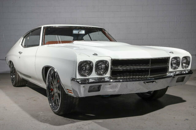 1970 White Chevrolet Chevelle Coupe