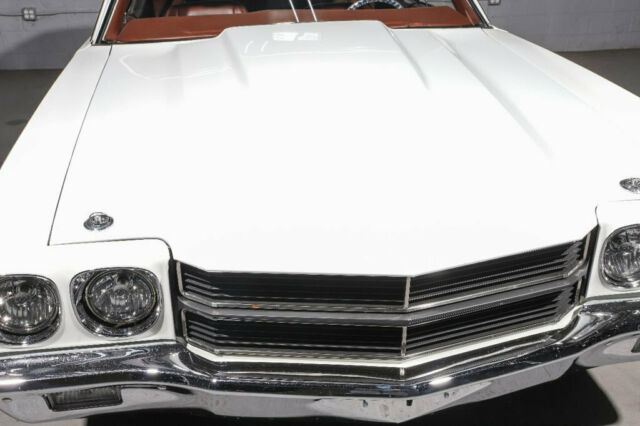 1970 White Chevrolet Chevelle Coupe