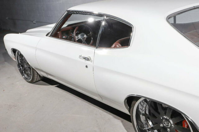 1970 White Chevrolet Chevelle Coupe