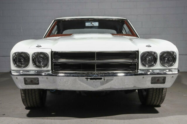1970 White Chevrolet Chevelle Coupe