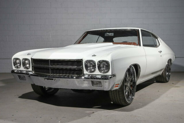 1970 White Chevrolet Chevelle Coupe