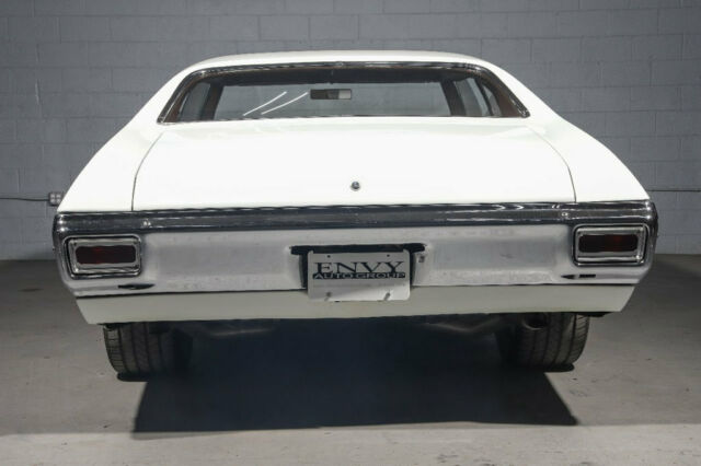 1970 White Chevrolet Chevelle Coupe