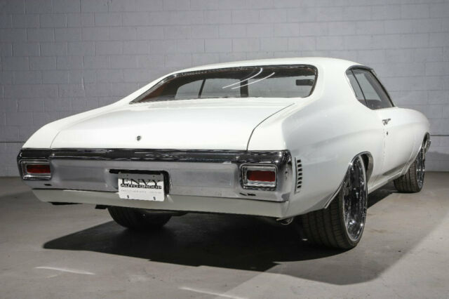 1970 White Chevrolet Chevelle Coupe