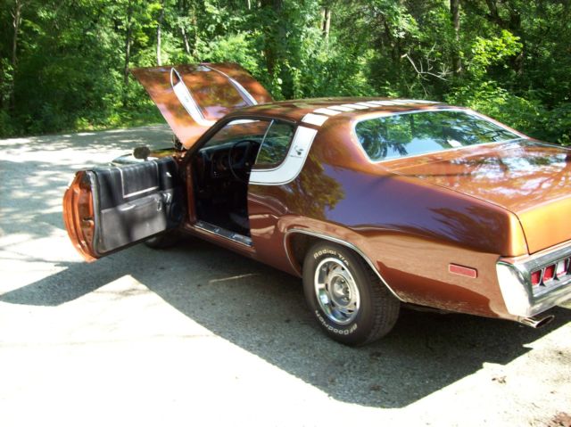 1973 Brown Plymouth Road Runner Coupe