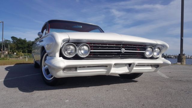 1961 White Buick Invicta Coupe