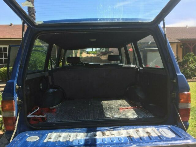 1987 Blue Toyota Land Cruiser