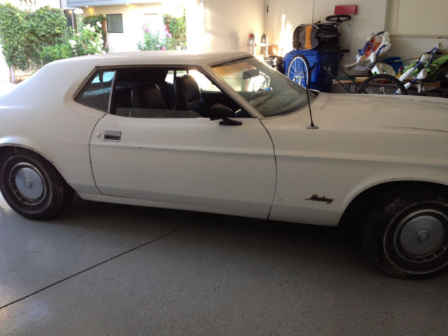 1971 White Ford Mustang Coupe