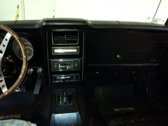 1971 White Ford Mustang Coupe