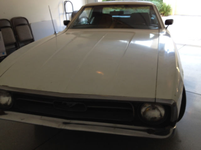 1971 White Ford Mustang Coupe