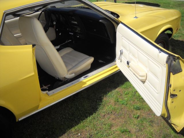 1973 Yellow Ford Mustang Coupe