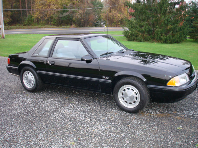 1988 Black Ford Mustang Coupe