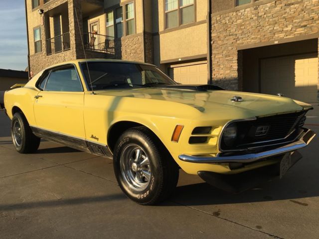 1970 Yellow Ford Mustang Fastback
