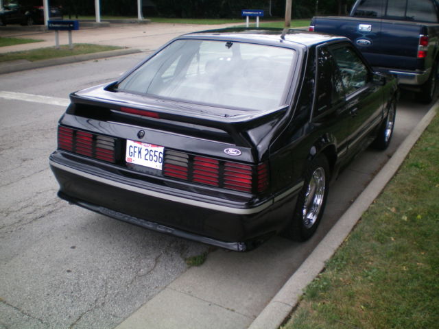 1987 WHITE Ford Mustang Hatch Back